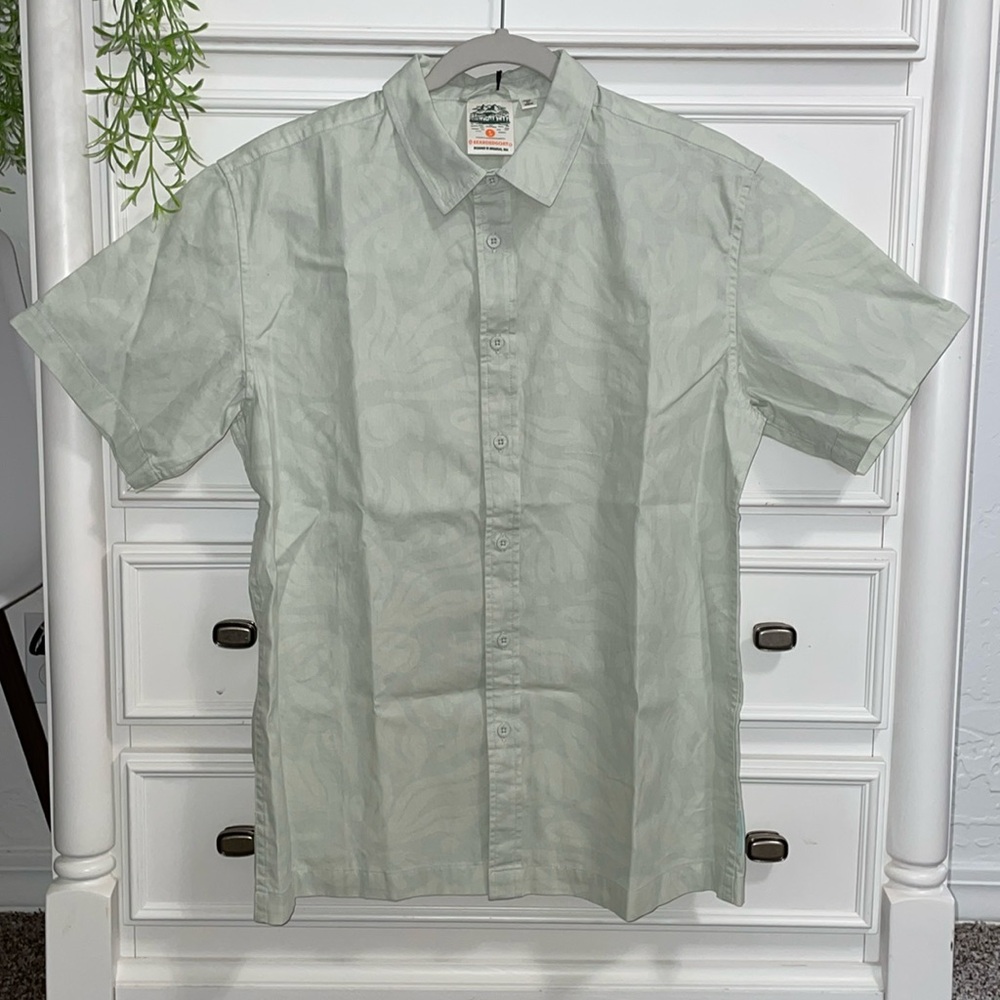 NWT Bearded Goat Floral Short Sleeve Button Down Shirt - Small